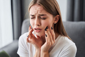 Lake Houston Endodontics | Root Canal vs. Extraction: What’s Best to Save Your Tooth in Humble, TX